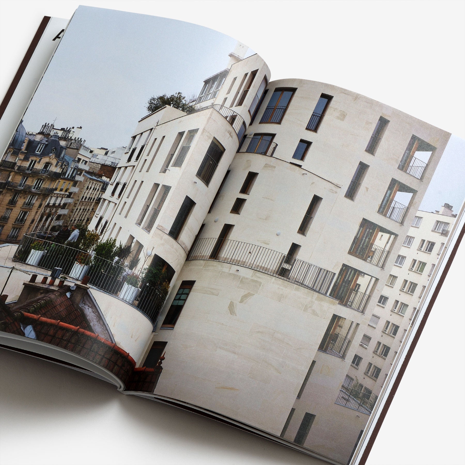 Building with limestone in Paris